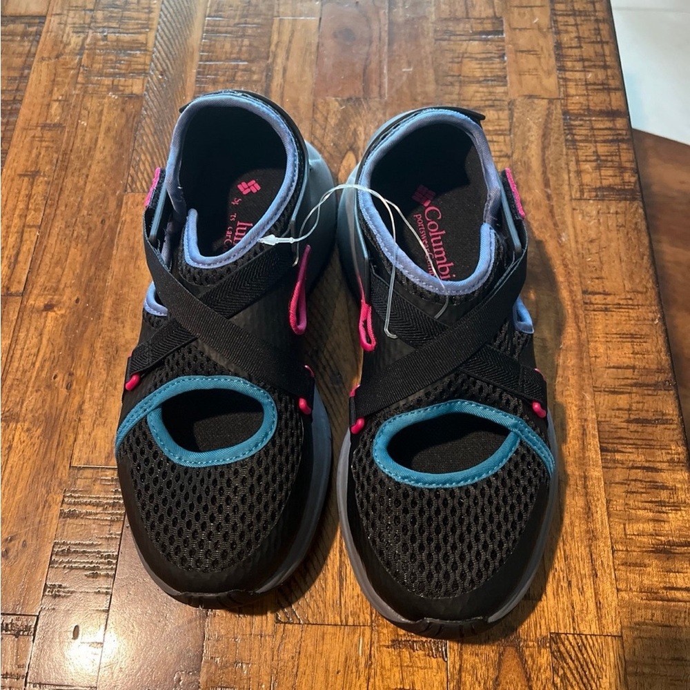 NEW womens Sz 6 Columbia trail hiking shoes Velcro closure
